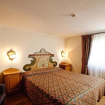 Perla*** Hotel
