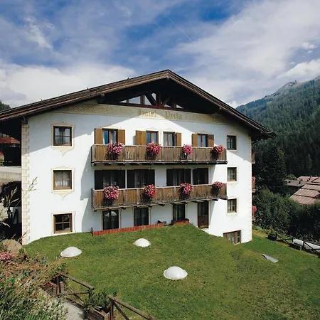 Perla*** Hotel